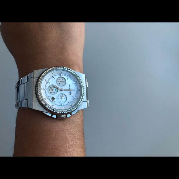 MK watch - Picture 4 of 5